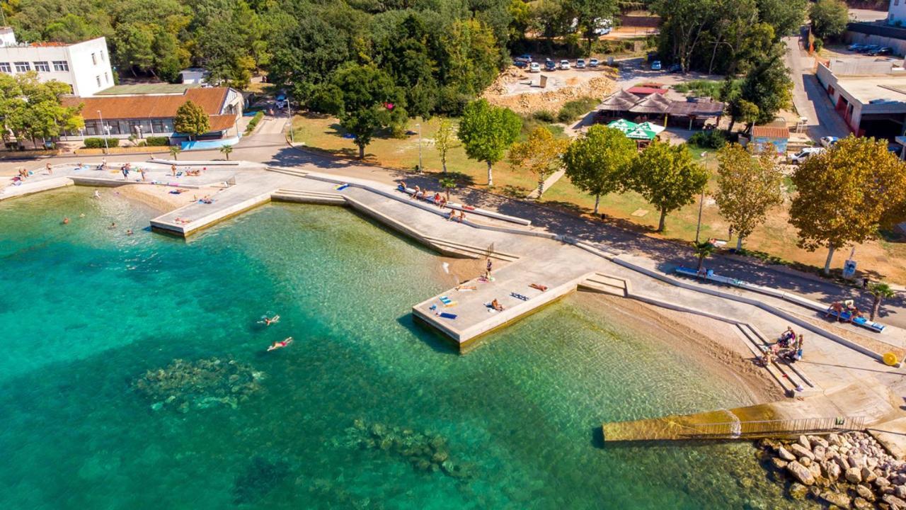 Simonetti Apartments Malinska Bagian luar foto