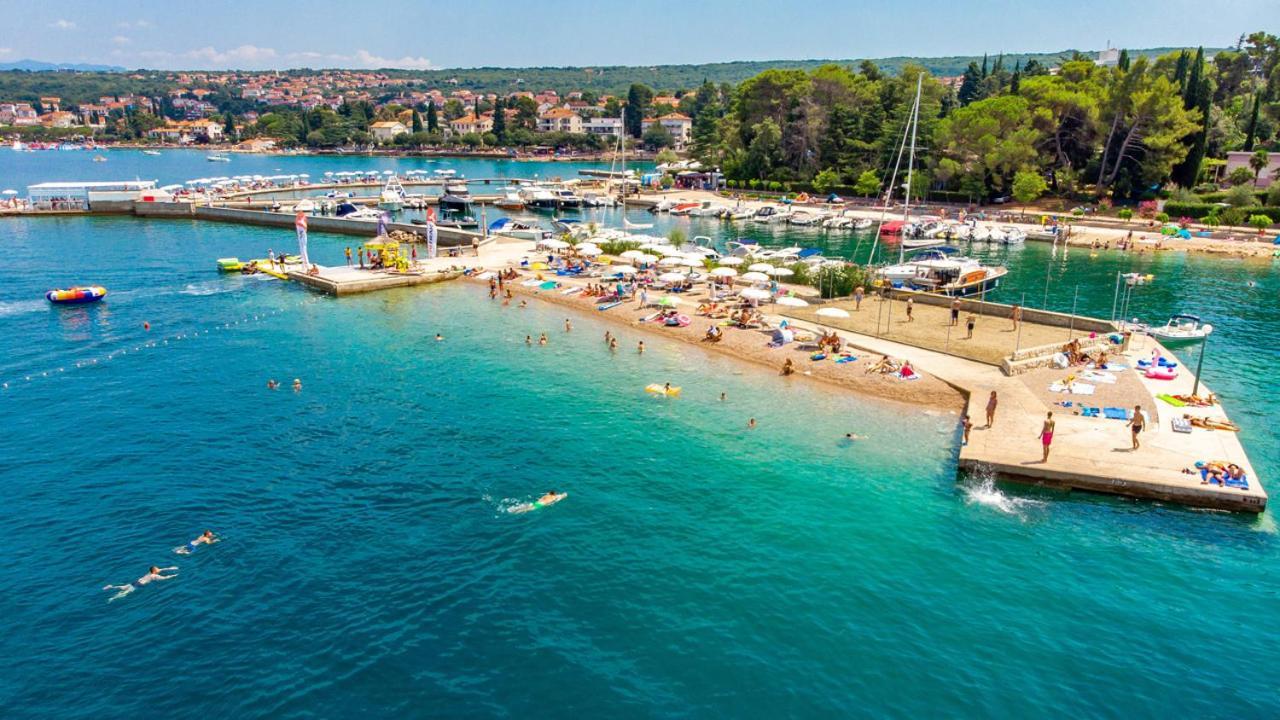 Simonetti Apartments Malinska Bagian luar foto