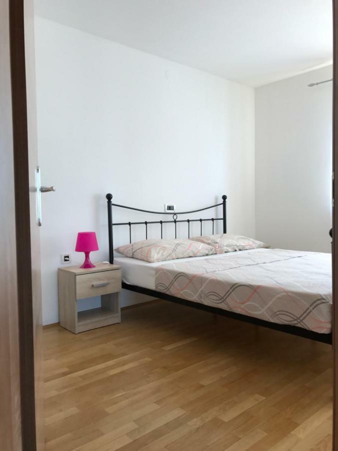 Simonetti Apartments Malinska Bagian luar foto