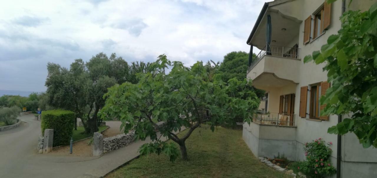 Simonetti Apartments Malinska Bagian luar foto